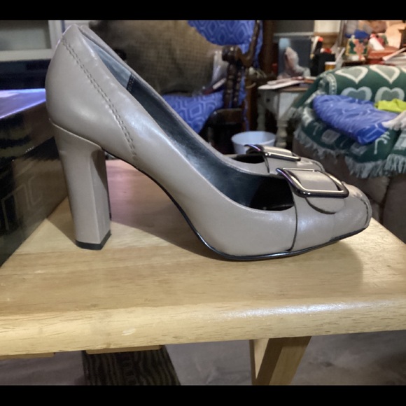 Moda Spana High Heel Square Toe Pumps - Picture 6 of 8